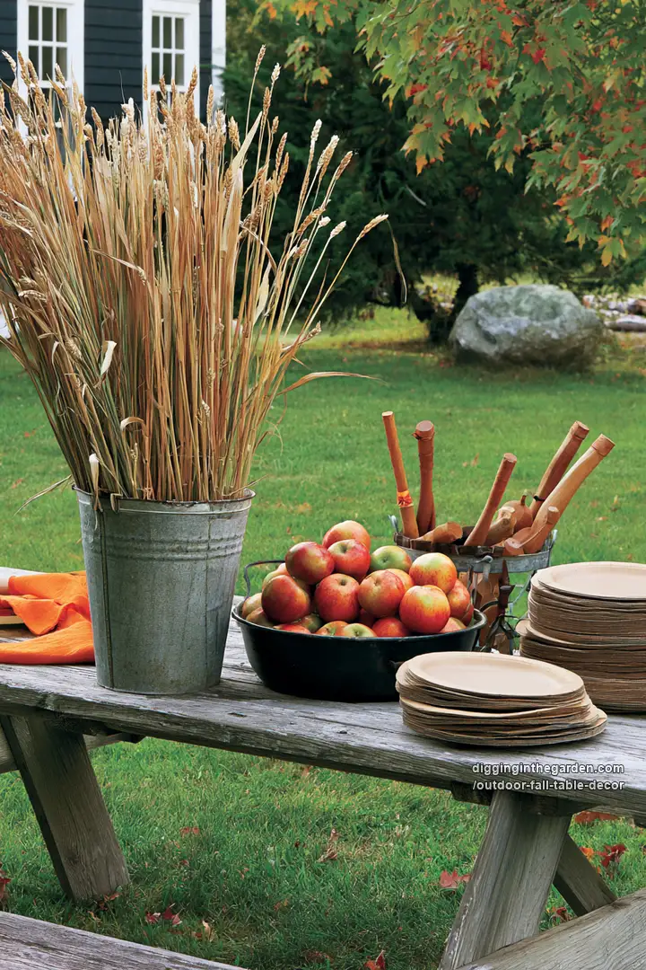 outdoor-fall-table-decor 02
